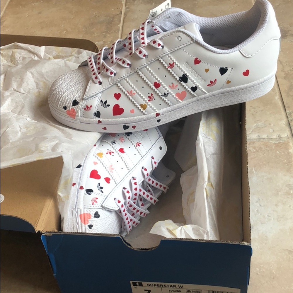 Adidas Superstar Women’s Limited Edition NEW Sz 7